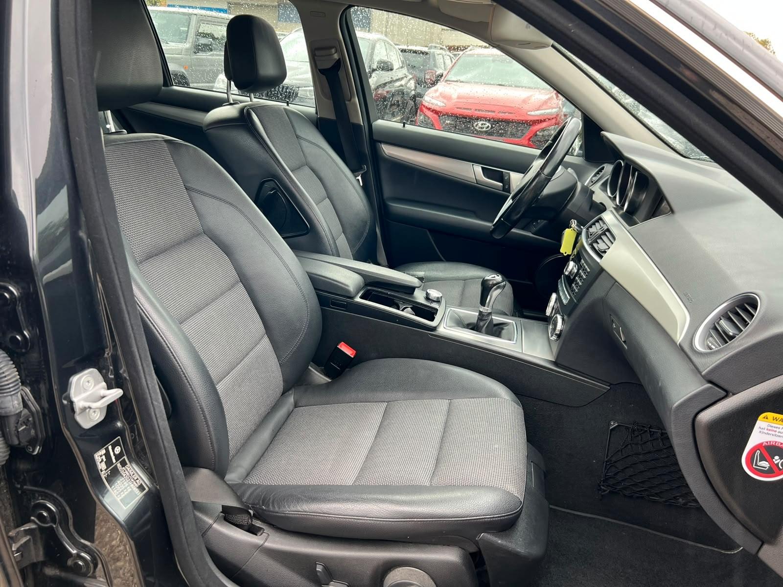Mercedes-Benz C220 2011 — photo 18
