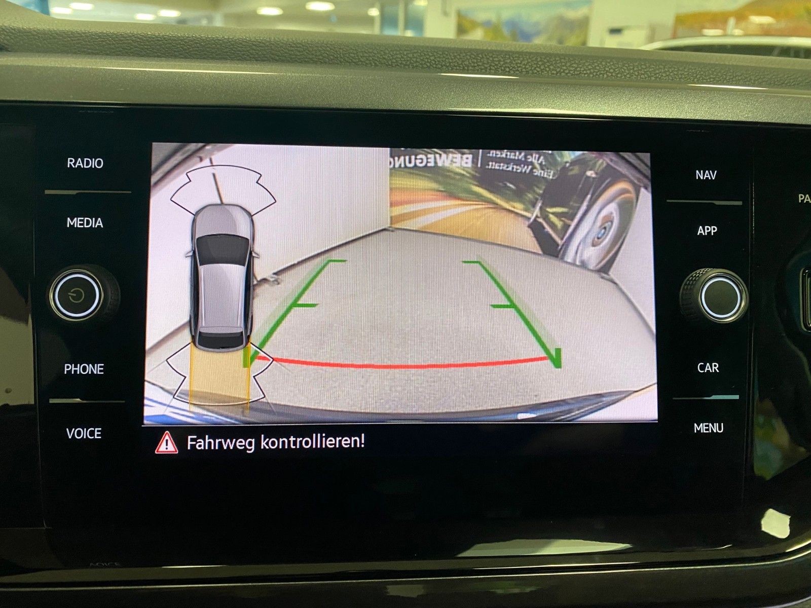 Fahrzeugabbildung Volkswagen Taigo 1.0 TSI  DSG STYLE+MATRIX+KAMERA+17"ALU+BC
