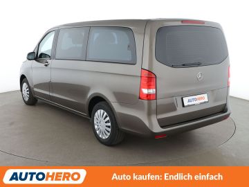 Mercedes V 220 - 4