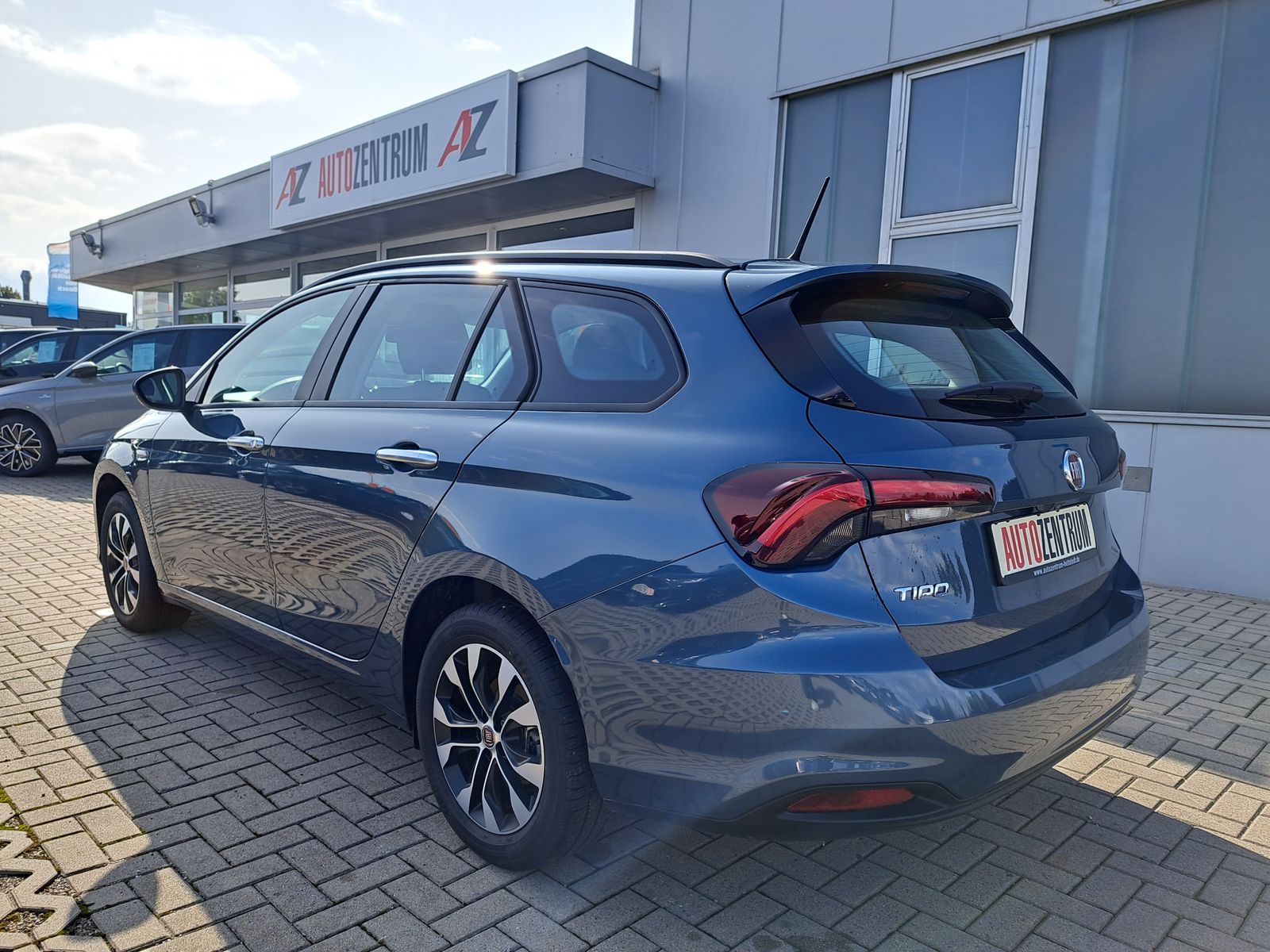 Fahrzeugabbildung Fiat Tipo Kombi 1.0 City Life KAMERA APPLE/Android