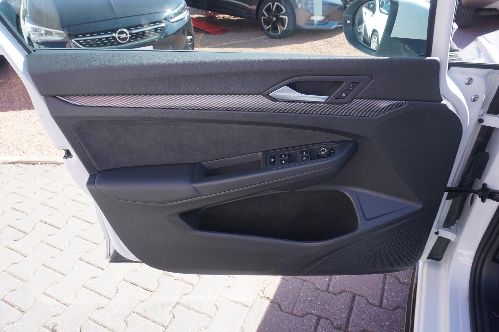 Volkswagen Golf VIIITSI 1.5 TSI R-Line LED ACC App-Connect, миниатюра 27