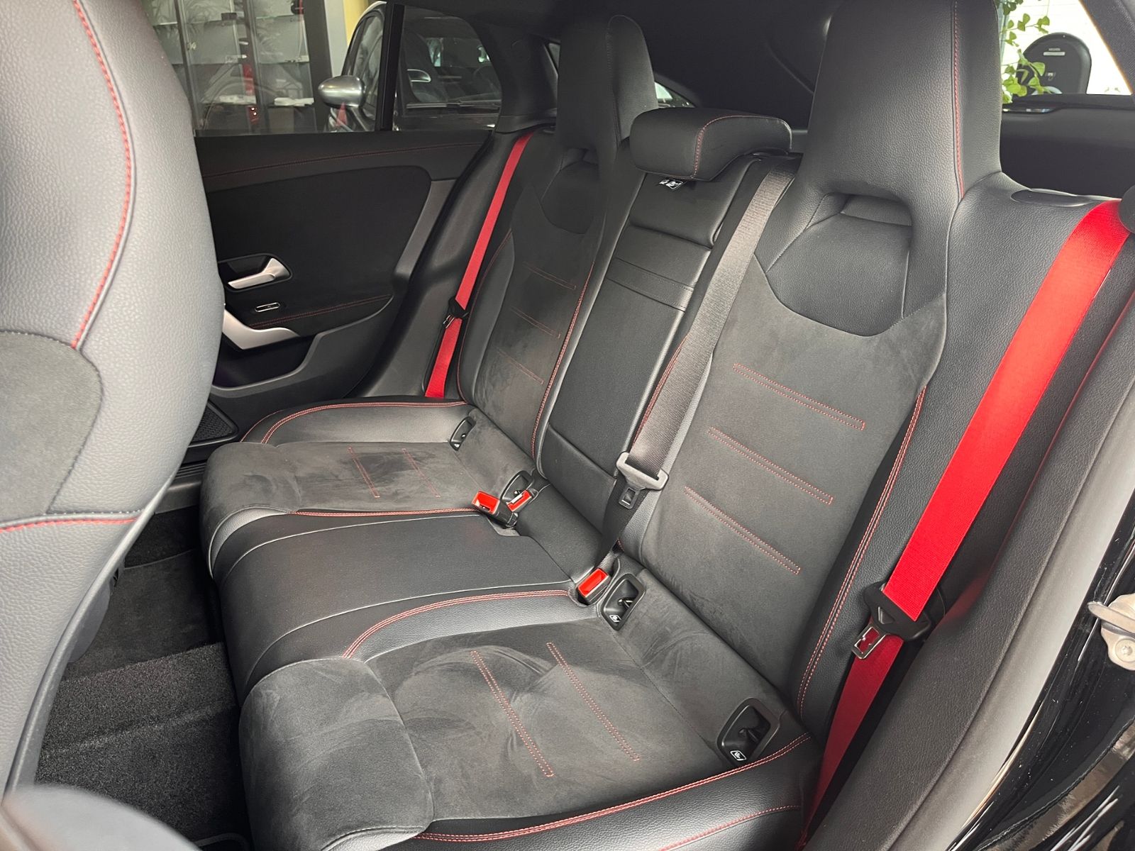 Fahrzeugabbildung Mercedes-Benz CLA -Klasse Shooting Brake 35 AMG 4MAITC 360°