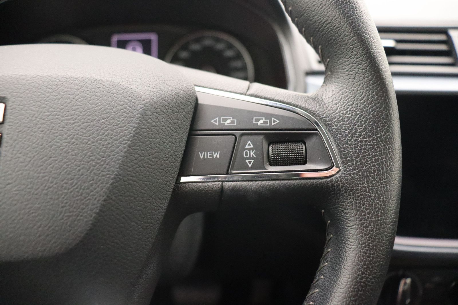 Fahrzeugabbildung SEAT Arona 1.0 TSI DSG Kamera ACC Navi