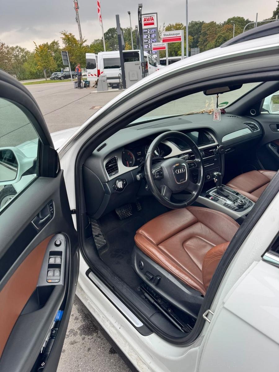 Audi A4 2010 — photo 6