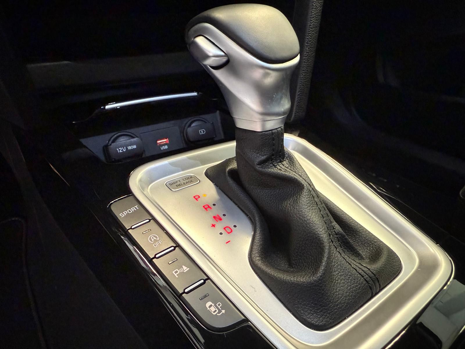 Fahrzeugabbildung Kia XCeed Black Xdition/WENIG KM/PANO/CARPLAY/SOUND