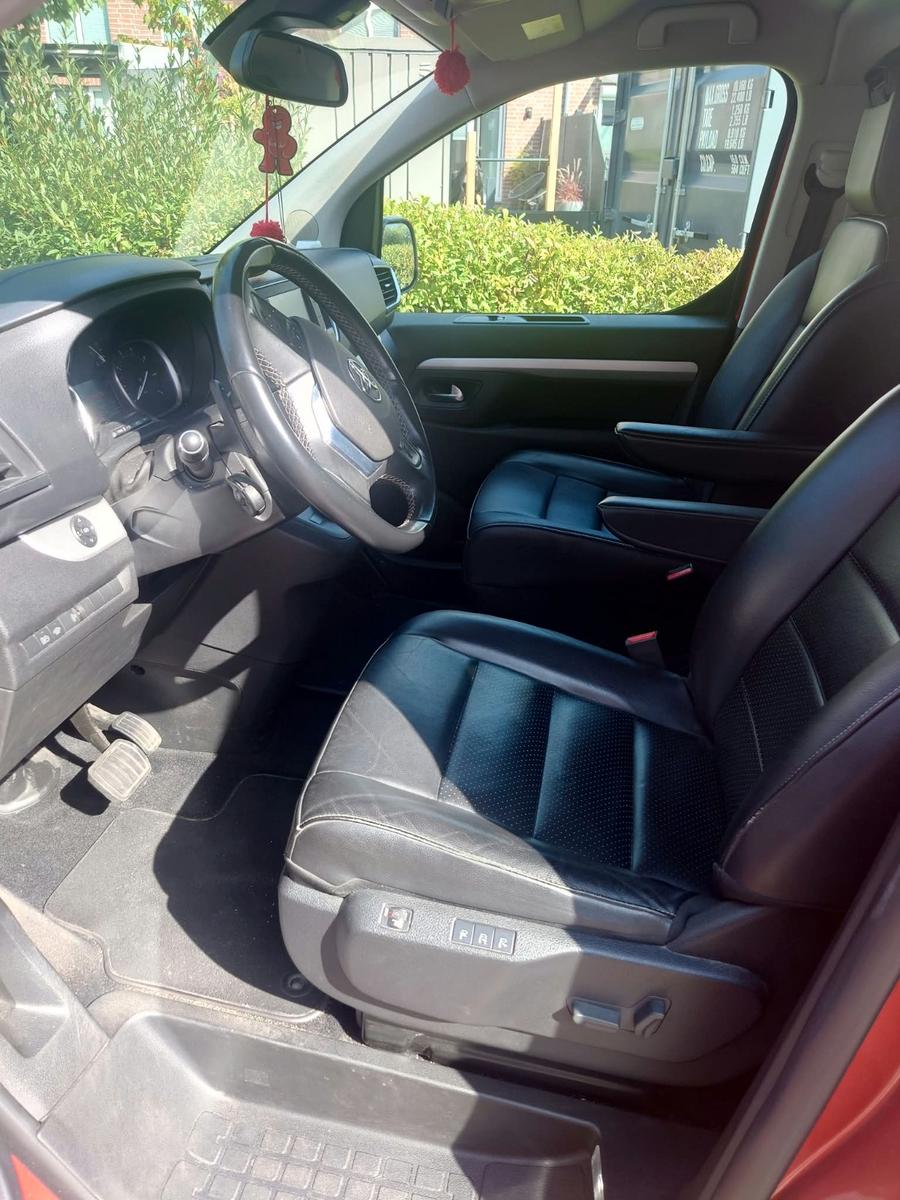 Toyota Proace (Verso) 2,0-l-D-4D 130kW L1 Executive...