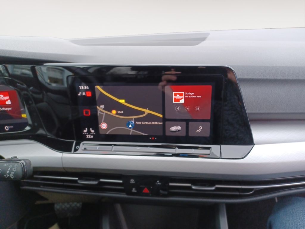 Fahrzeugabbildung Volkswagen Golf 2.0 TDI SCR DSG Life Navi, ACC, Shzg
