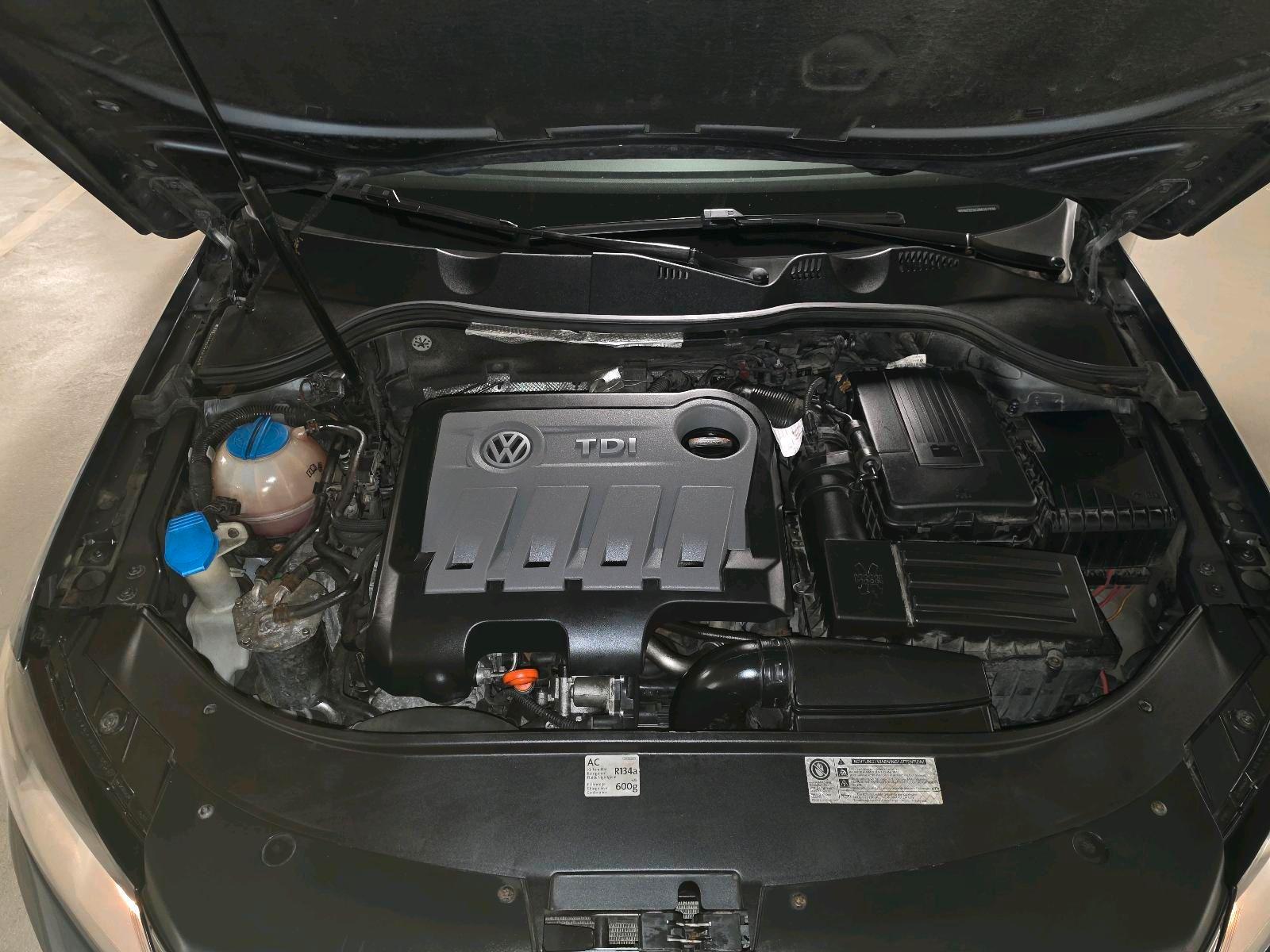 Volkswagen Passat 2011 — photo 14