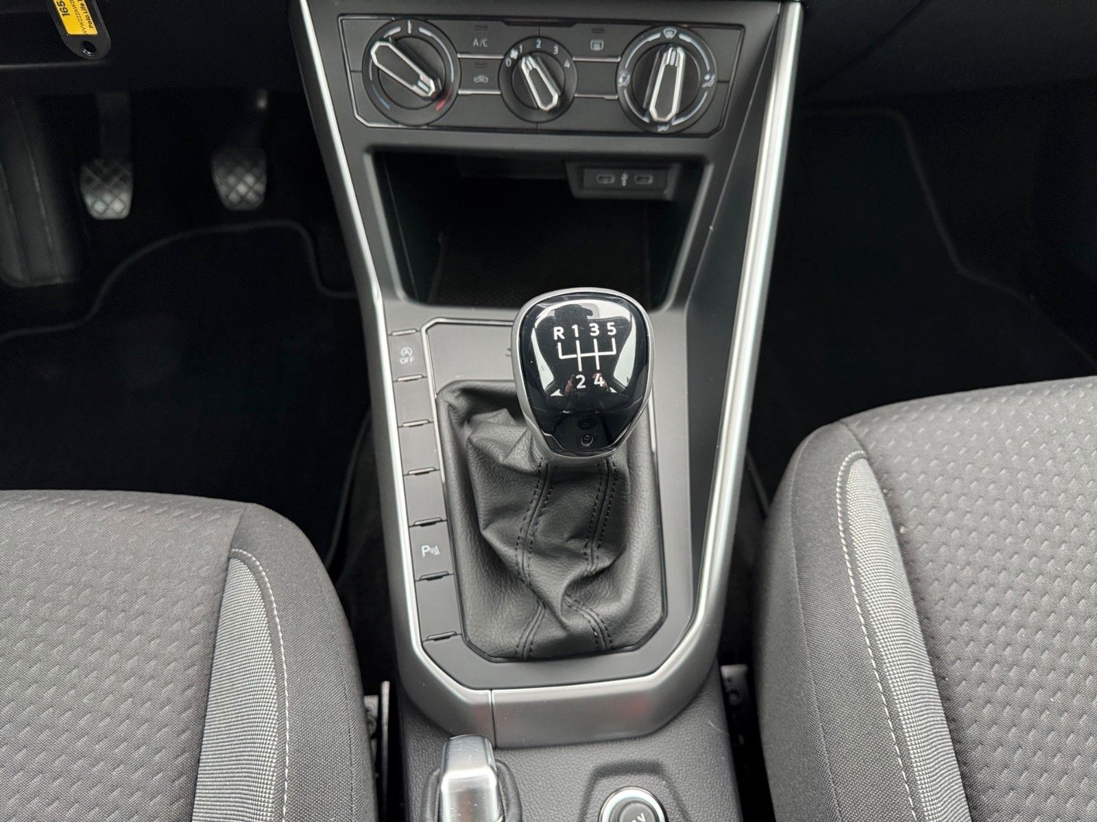 Fahrzeugabbildung Volkswagen Polo Life 1.0 TSI