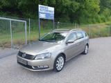 Volkswagen Passat Kombi 1.6 TDI / KLIMA+SHZ+PDC+EURO 5 - Volkswagen Passat: Eu