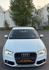 Audi A1 ambition 8X Sport/AUTOMATIK/NAVI/PDC/SHZ - Audi A1 8X mit Benzin-Antrieb