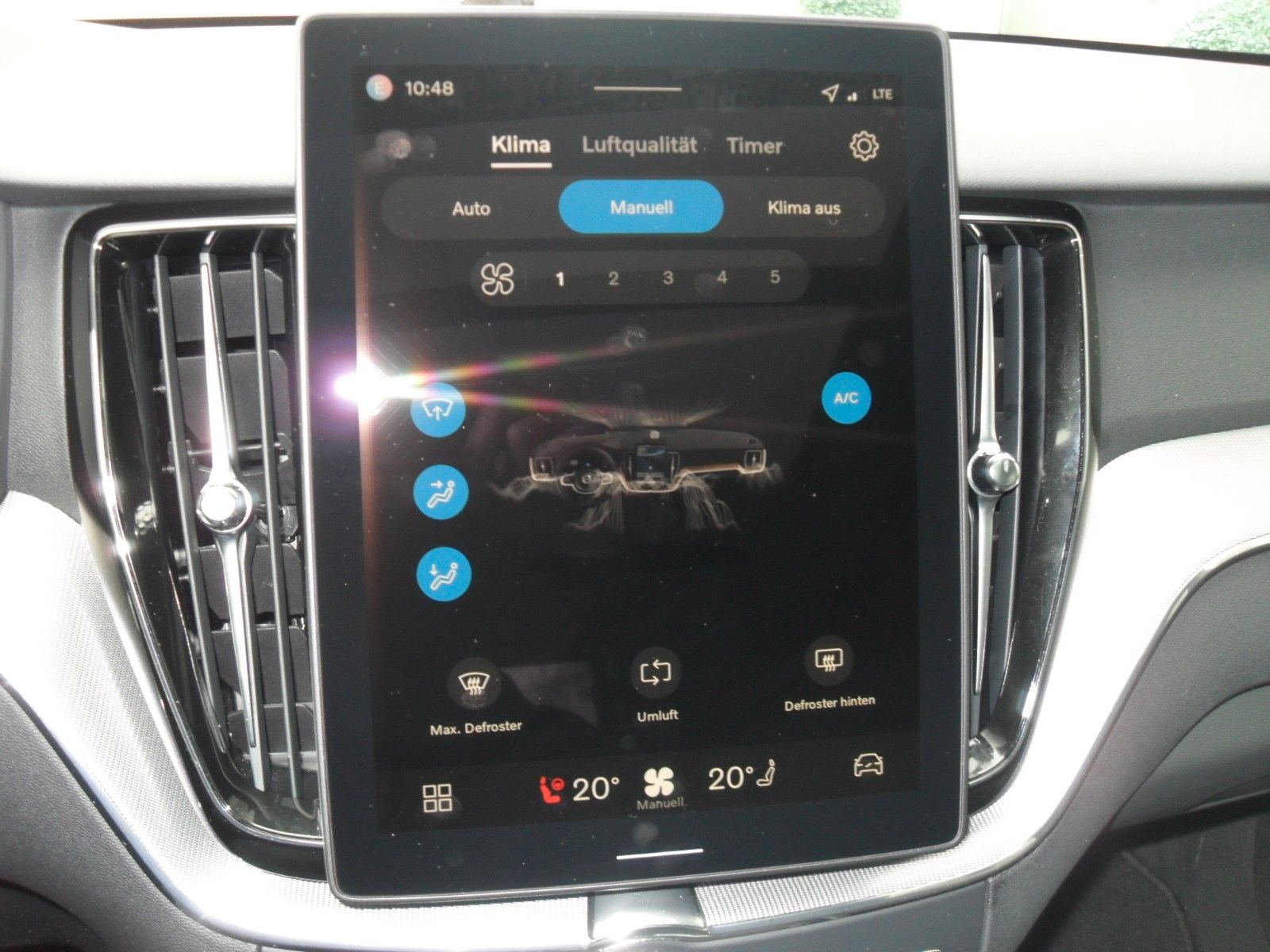 Fahrzeugabbildung Volvo XC 60 B5 Plus Black Edition AWD