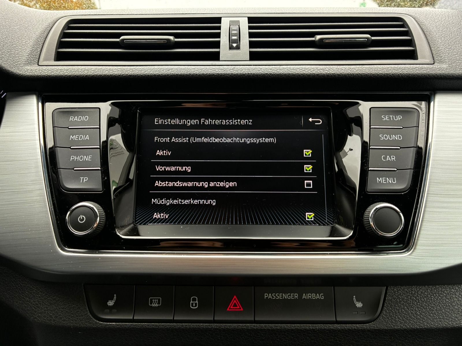 Fahrzeugabbildung SKODA Fabia 95PS 5-Gang*GRA*PDC*Climatronic*Euro6