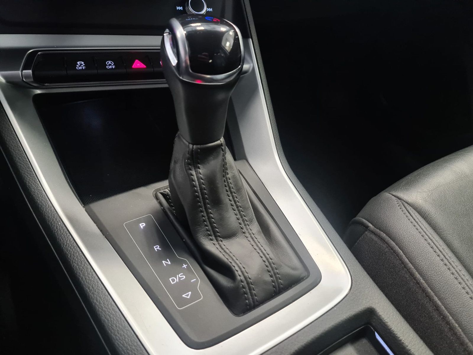 Fahrzeugabbildung Audi Q3 35 TFSI advanced / LED / AHK / KAMERA