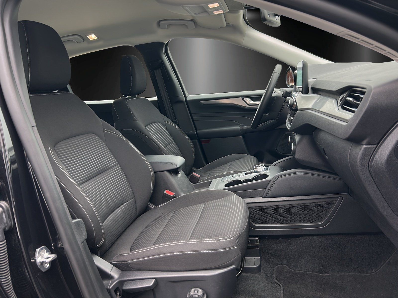 Fahrzeugabbildung Ford Kuga 2.5 PHEV Titanium Aut./ACC/KAMERA/NAVI/SHZ/