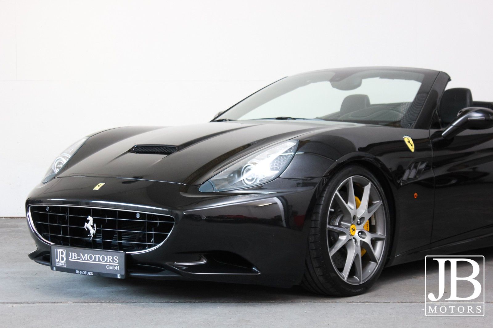 Fahrzeugabbildung Ferrari California 4.3 V8 Edition 30 Deutsches Fahrzeug