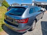 Skoda Superb 2.0 TDI Combi DSG Euro6 Navi ACC LED - Skoda Superb: Combi Eu