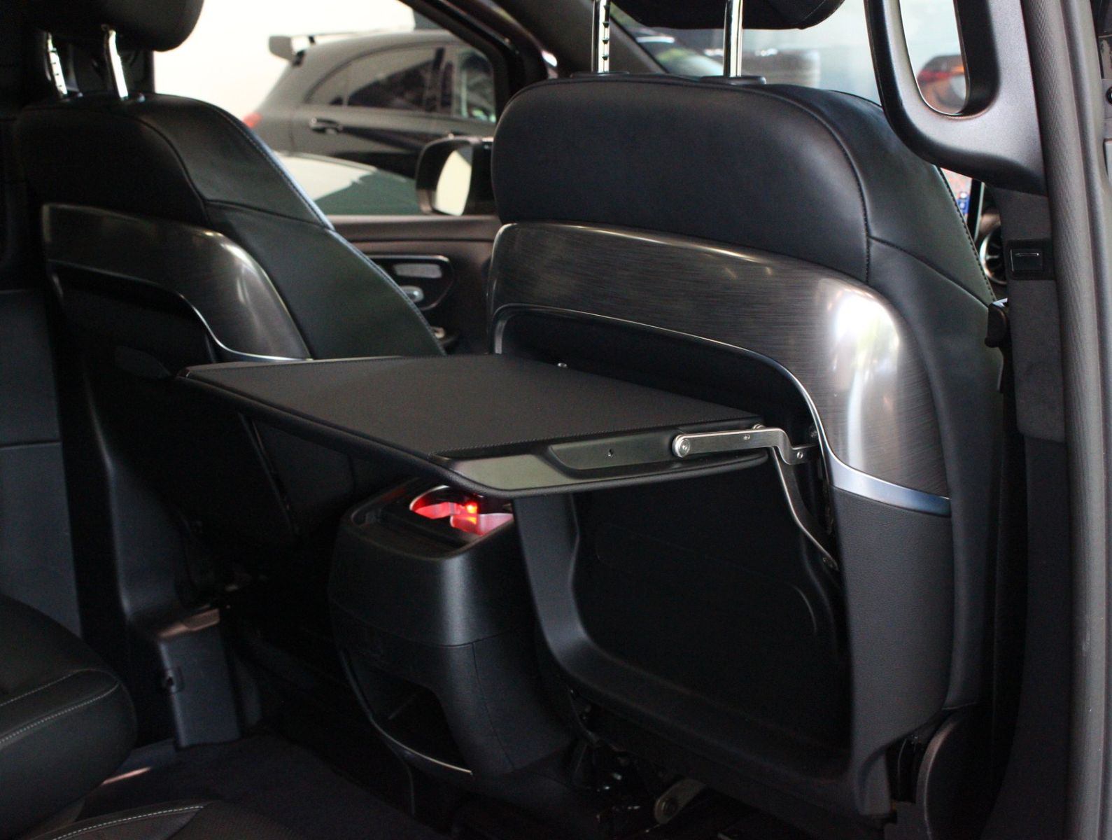 Fahrzeugabbildung Mercedes-Benz V 300d Exclusive Edition Lang 4Matic