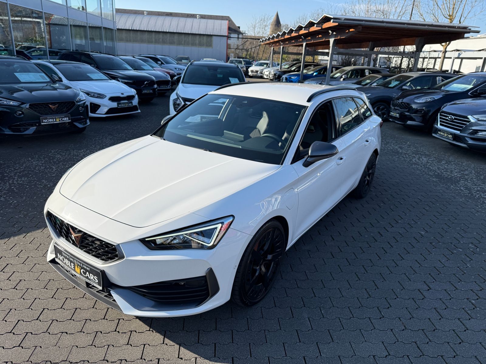 Fahrzeugabbildung CUPRA Leon Sportstourer VZ e-Hybrid ACC LED NAV 19"