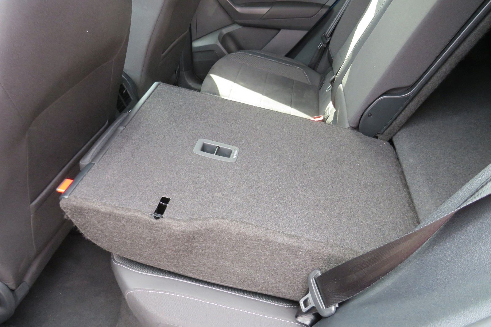 Fahrzeugabbildung Volkswagen T-Roc Style ACC APP MASSAGE SITZH. 17`KAMERA 1.H