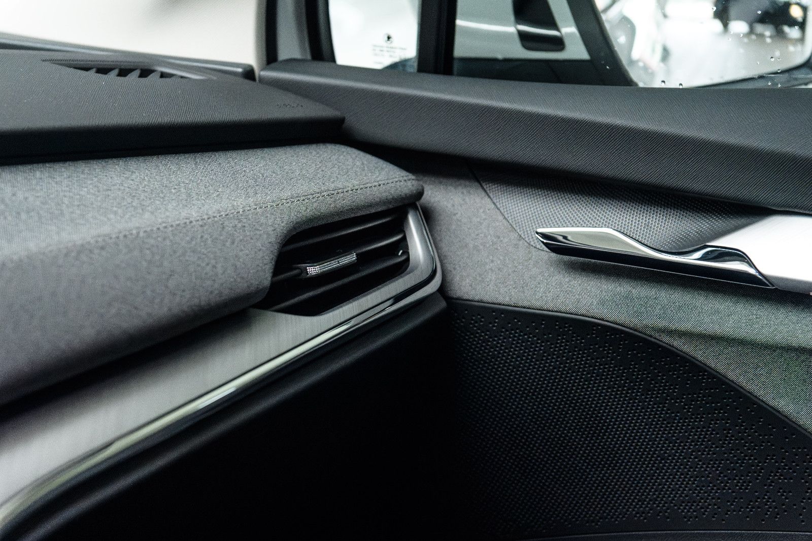 Fahrzeugabbildung SKODA Enyaq 80 +ACC +LED +CARPLAY