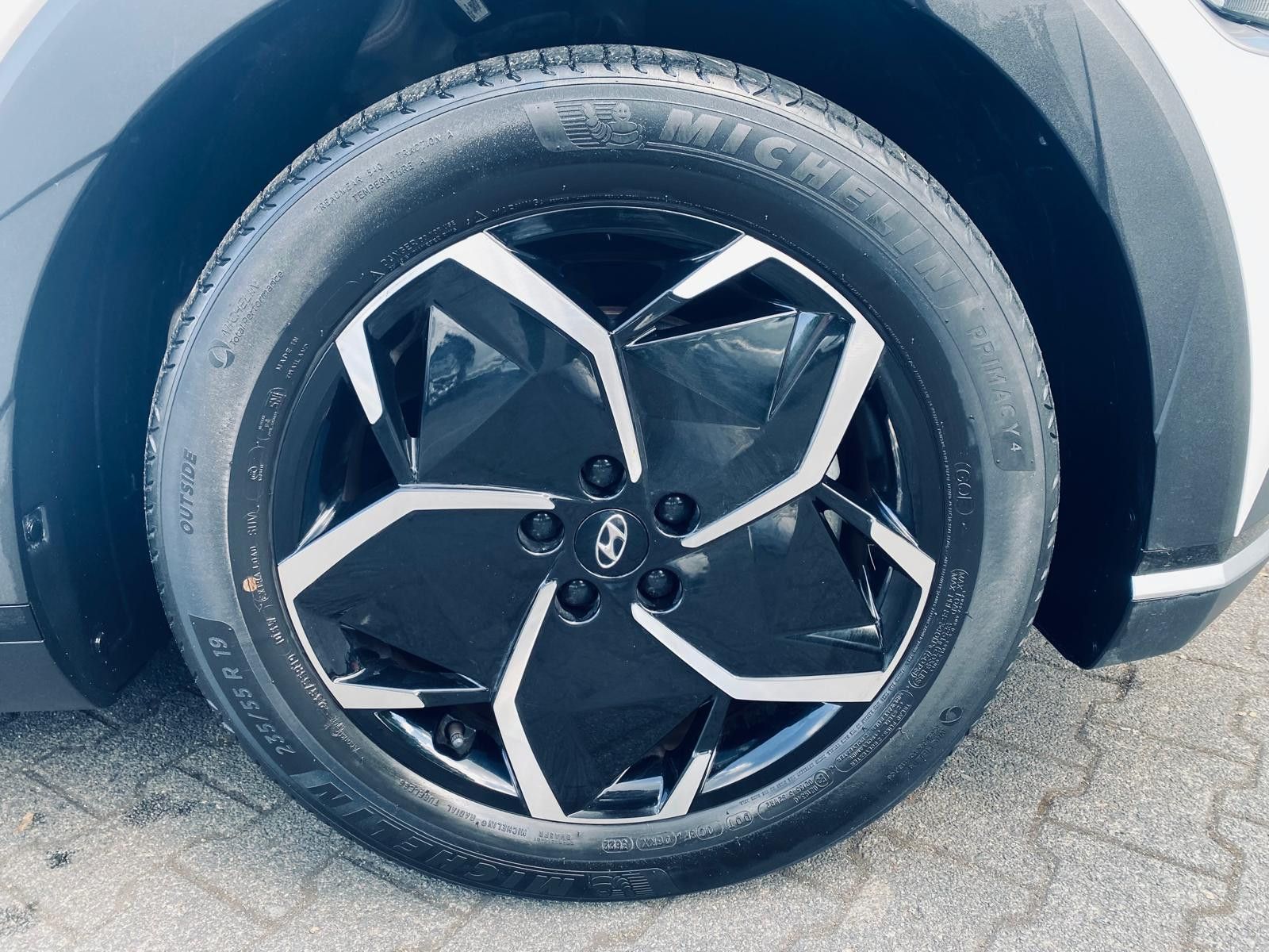 Fahrzeugabbildung Hyundai Ioniq 5 Techniq 4WD WERG.+NAVI+LED+SHZ+KAM+ACC+