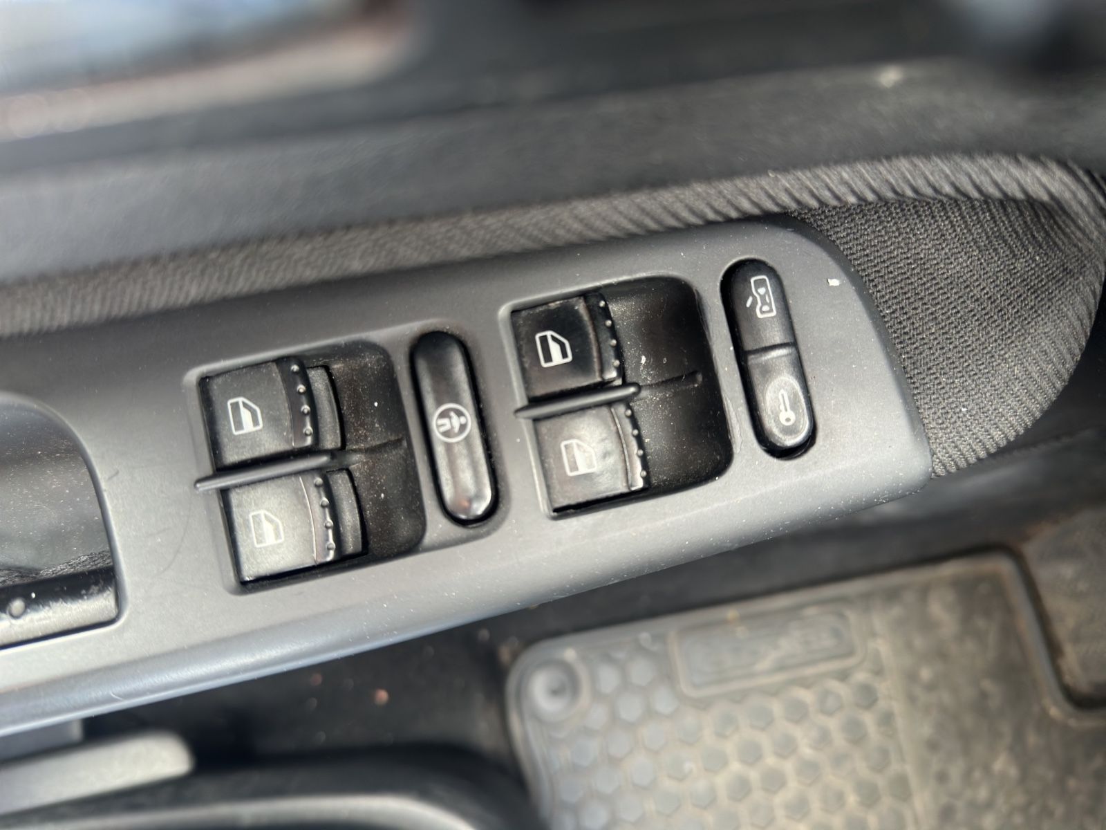 Fahrzeugabbildung Volkswagen Golf IV Variant Highline/Schiebed./AHK/TÜV01.28