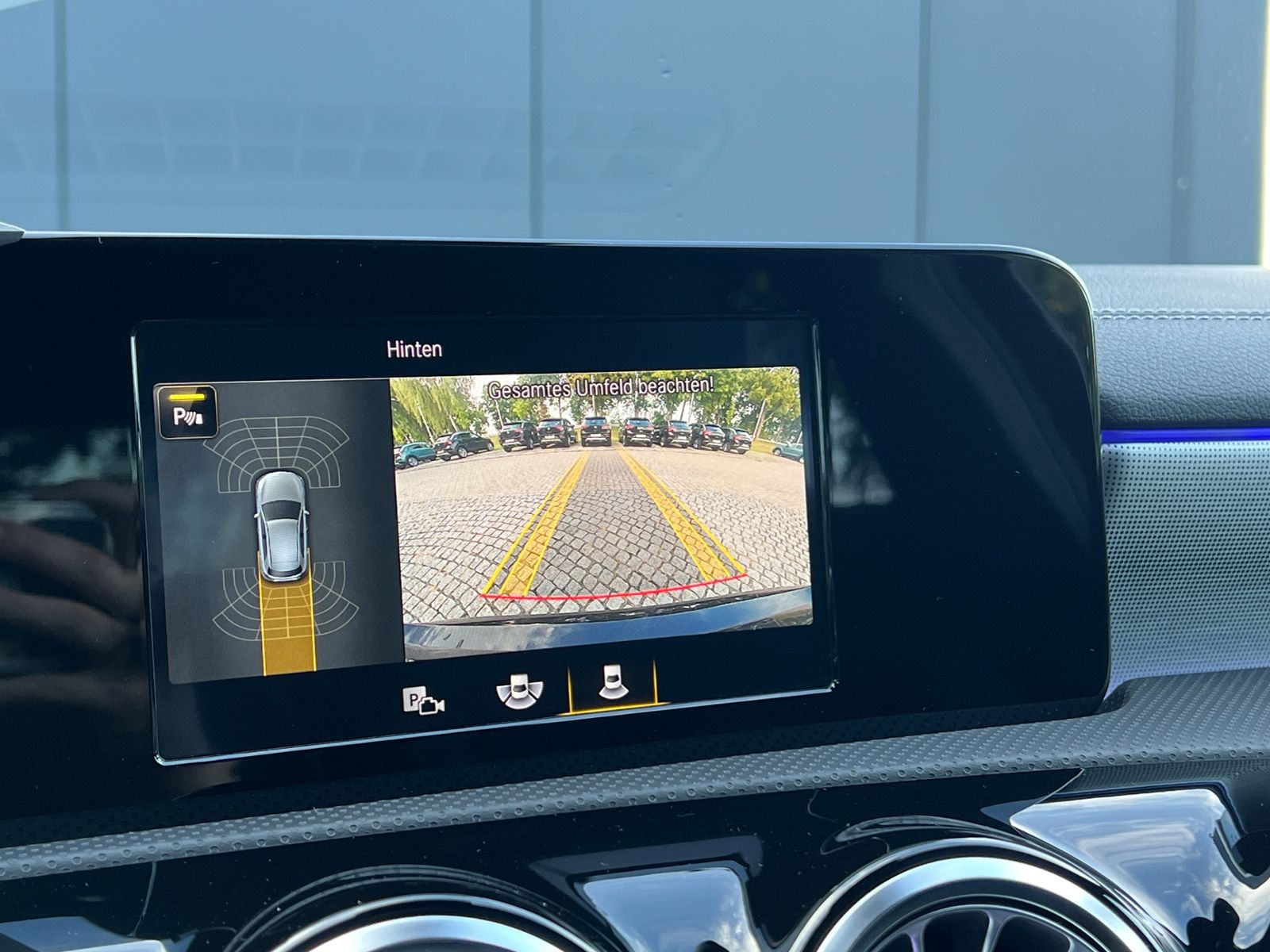 Fahrzeugabbildung Mercedes-Benz A 180 Edition *Night-Paket, AMG-Optik, Navi"