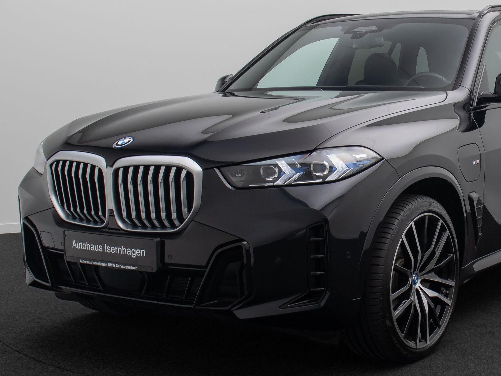 Fahrzeugabbildung BMW X5 xD50e M Sport Panorama 360&deg;HUD DAB H/K 22Zoll