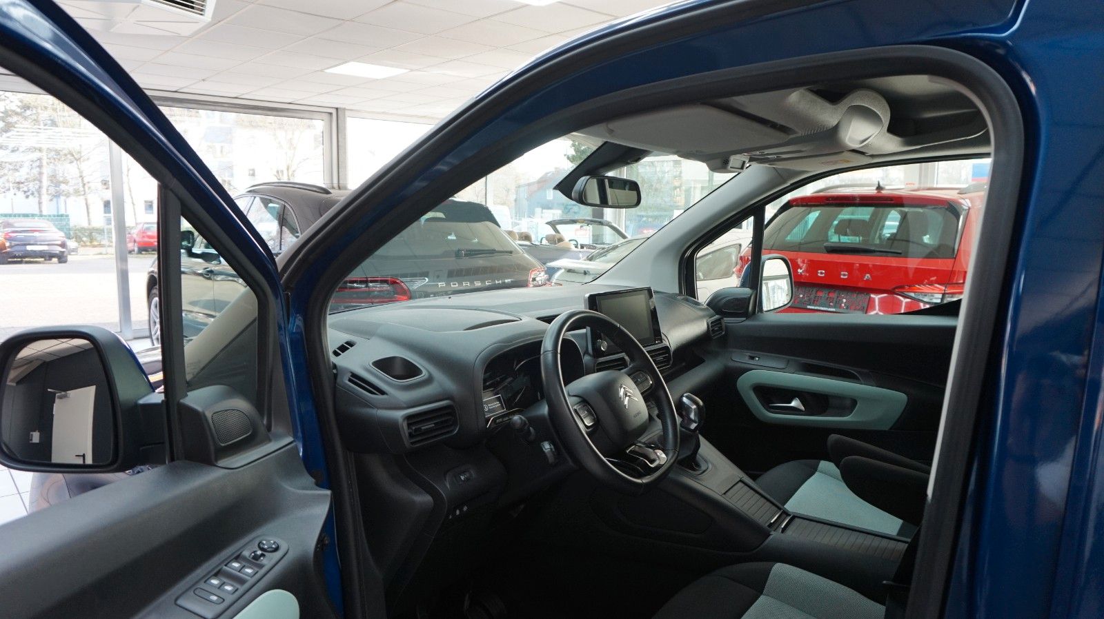 Fahrzeugabbildung Citroën Berlingo Feel M *1.Hand*Carplay*Navi*Kamera*
