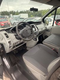 Opel Vivaro - 8