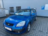 Kia Rio 1.4 EX - Kia Rio Ex mit Benzin-Antrieb