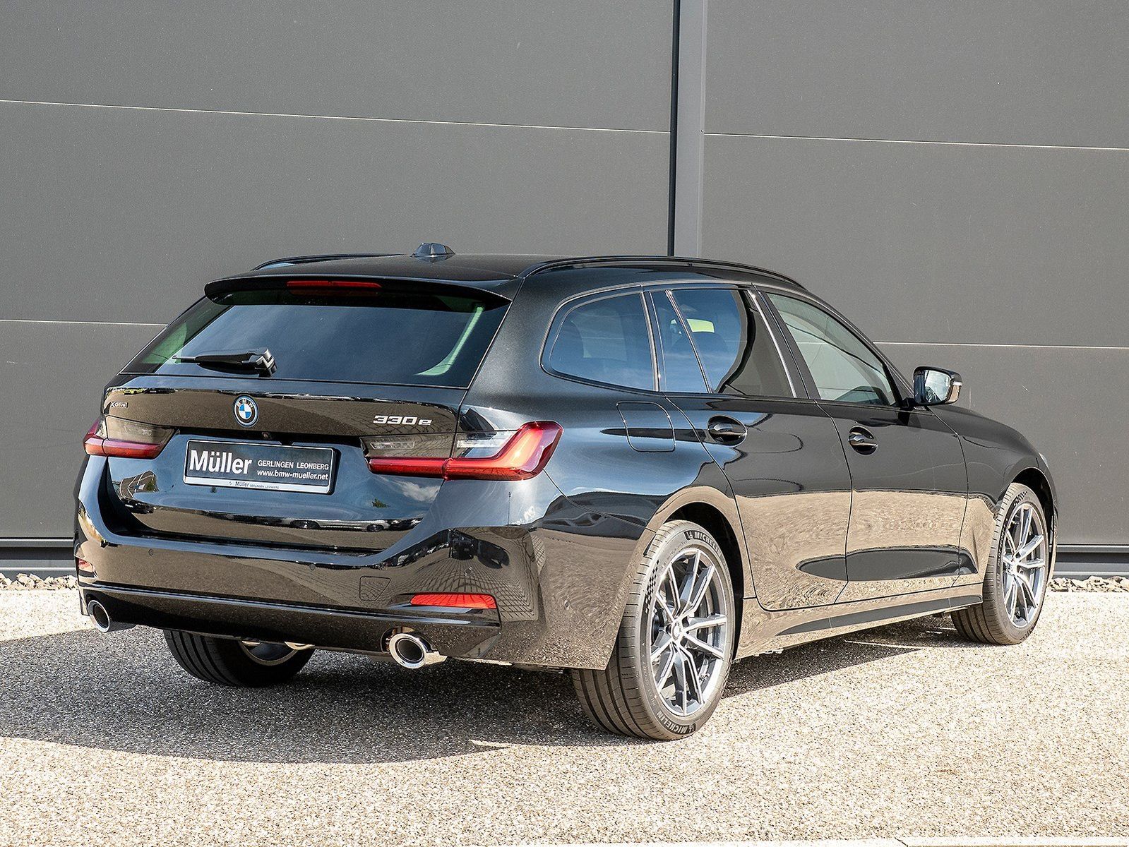 BMW 330e xDrive SEPTEMBER RUN 18.300 EUR sparen imagem 2