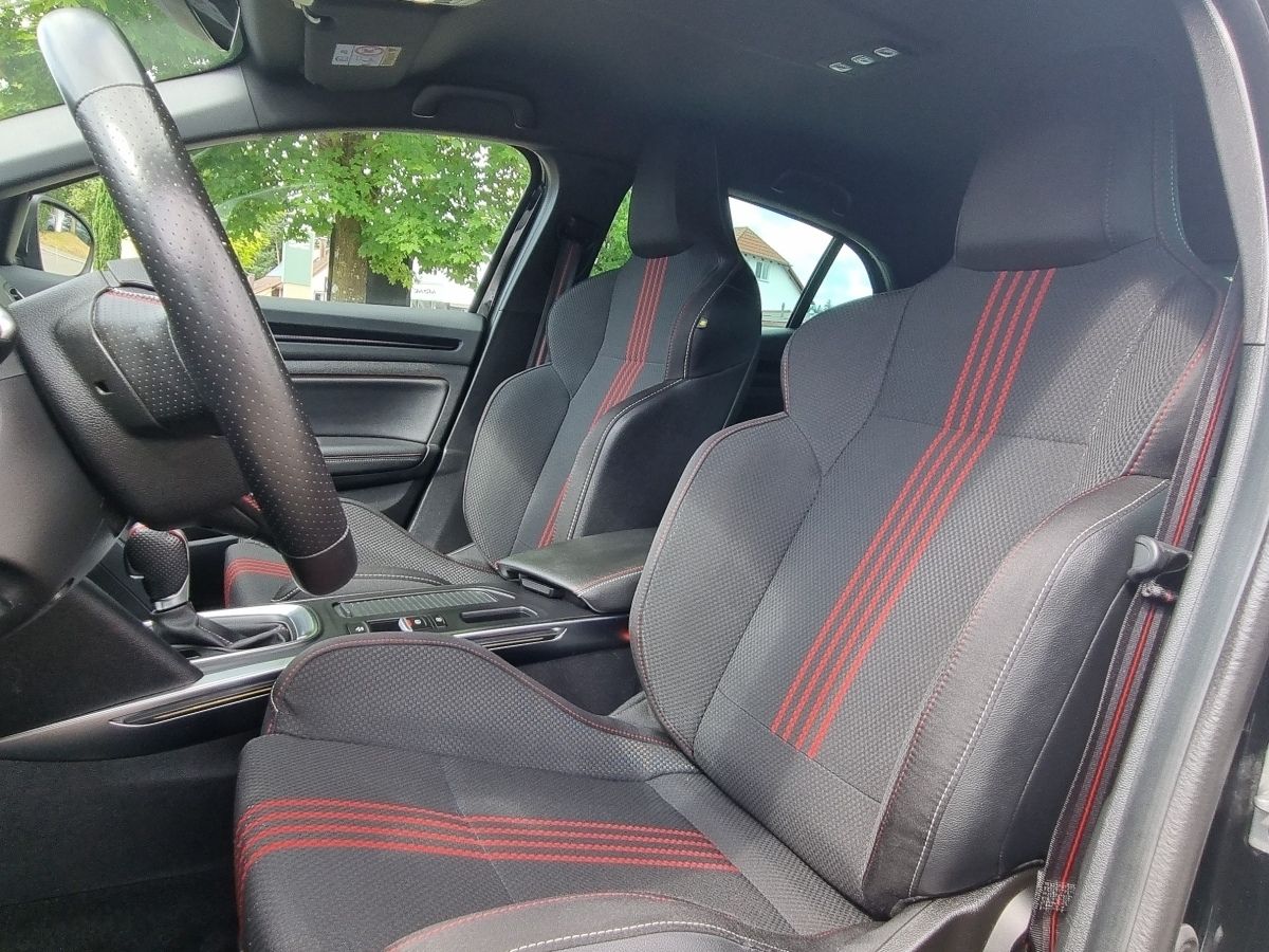 Fahrzeugabbildung Renault Megane R.S. Line TCe 160 EDC