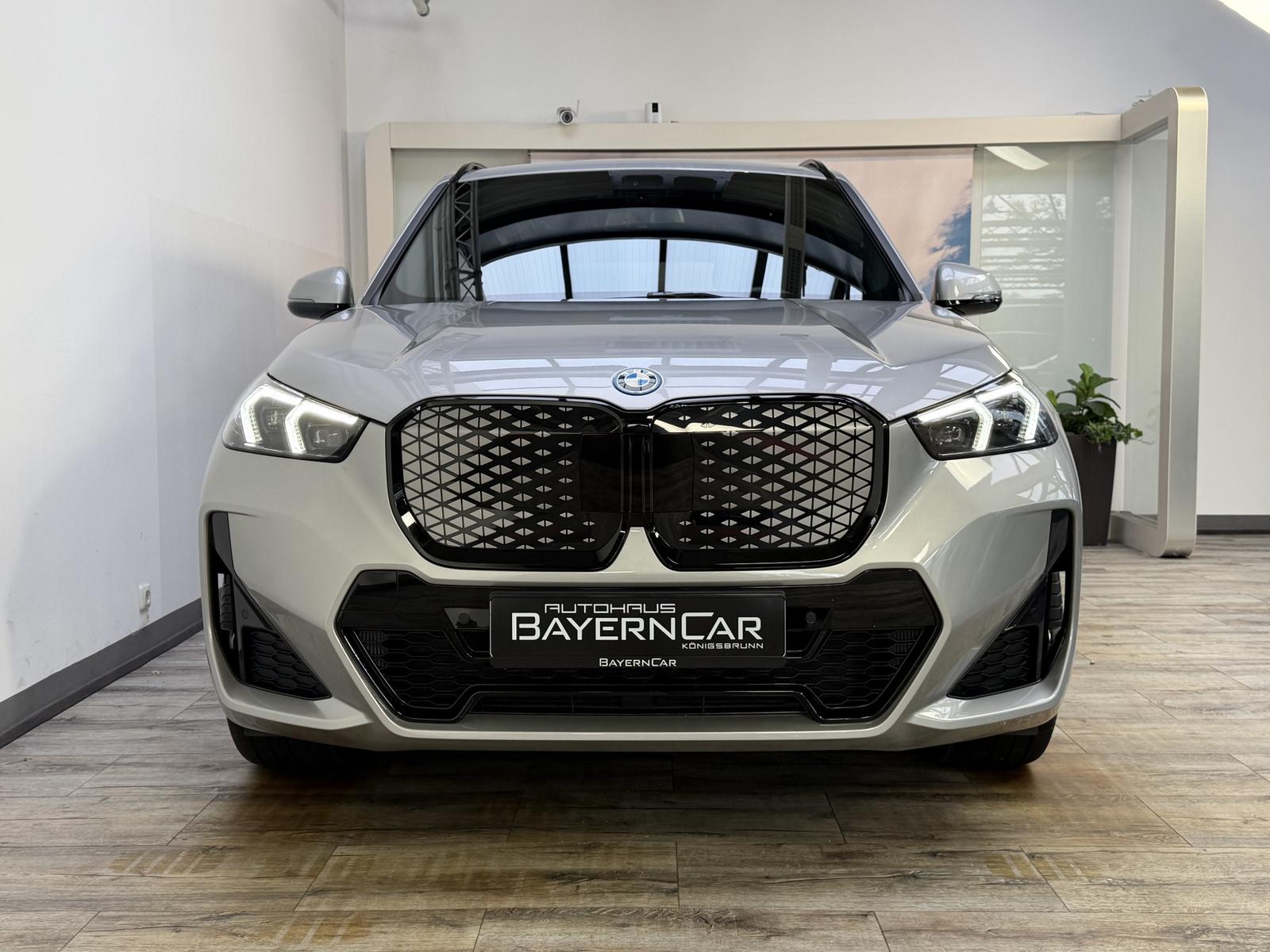 BMW iX1 eDrive20 M Sport Pro ACC H&K MemorySitze LED