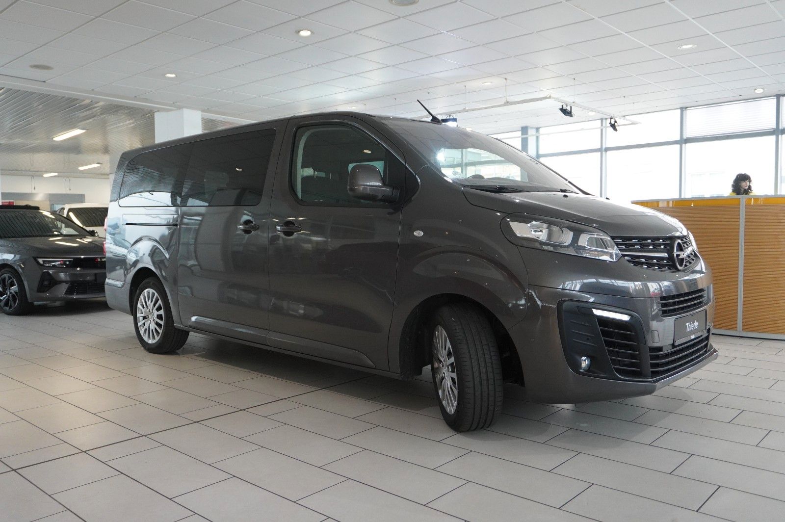 Fahrzeugabbildung Opel Zafira Life 2.0D "L" EDIT. 8-SITZE NAVI/LED/AHK