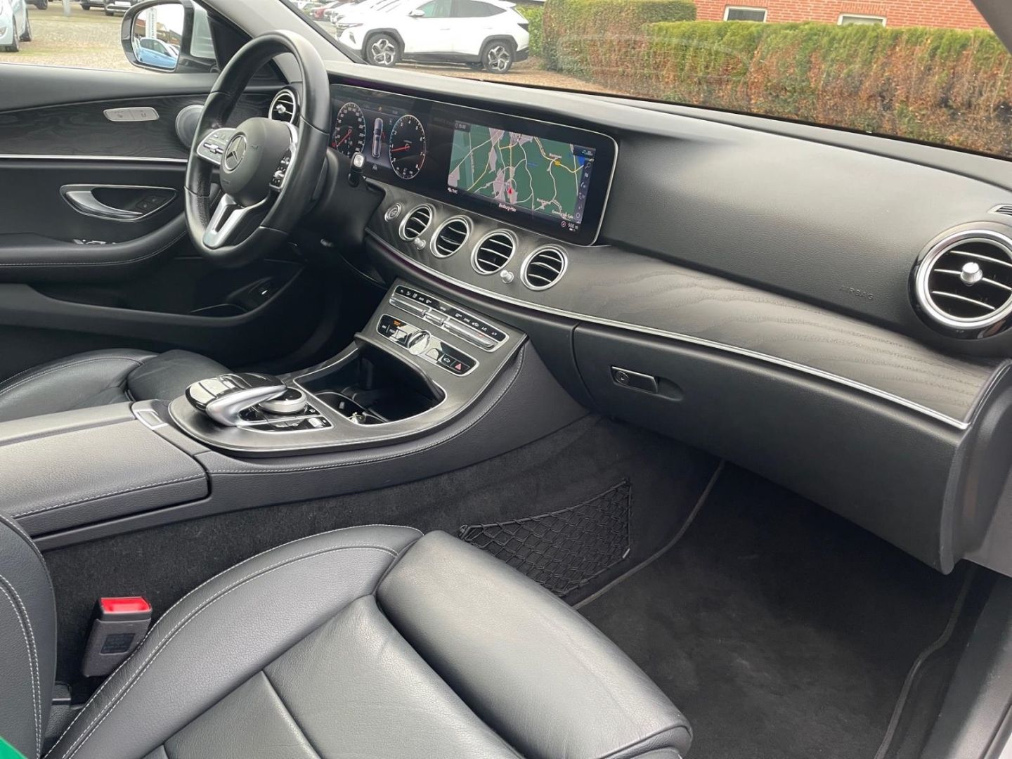 Fahrzeugabbildung Mercedes-Benz E 450 T-Modell 4Matic E-Klasse Avantgarde AHK