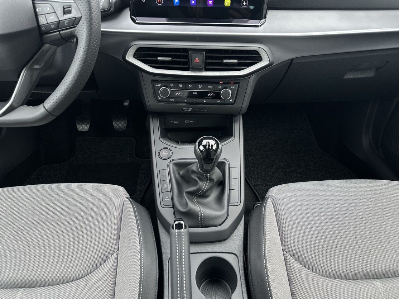 Fahrzeugabbildung SEAT Ibiza FR 1.0 TSI 85 kW - mit KI generiert/bearbeitet