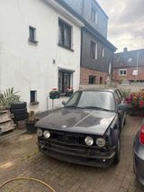 BMW E30 318i (Bj. 1990) in Schwarz H&R Fah... - BMW 318 aus 1990: 318i