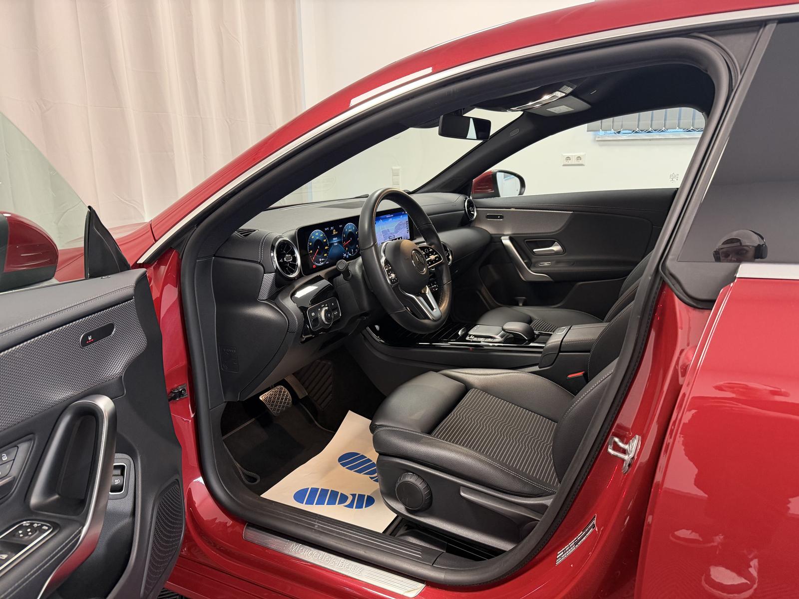 Mercedes-Benz CLA Aut. Standheiz. Distr.+, миниатюра 9
