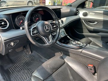 Mercedes E 200 - 11