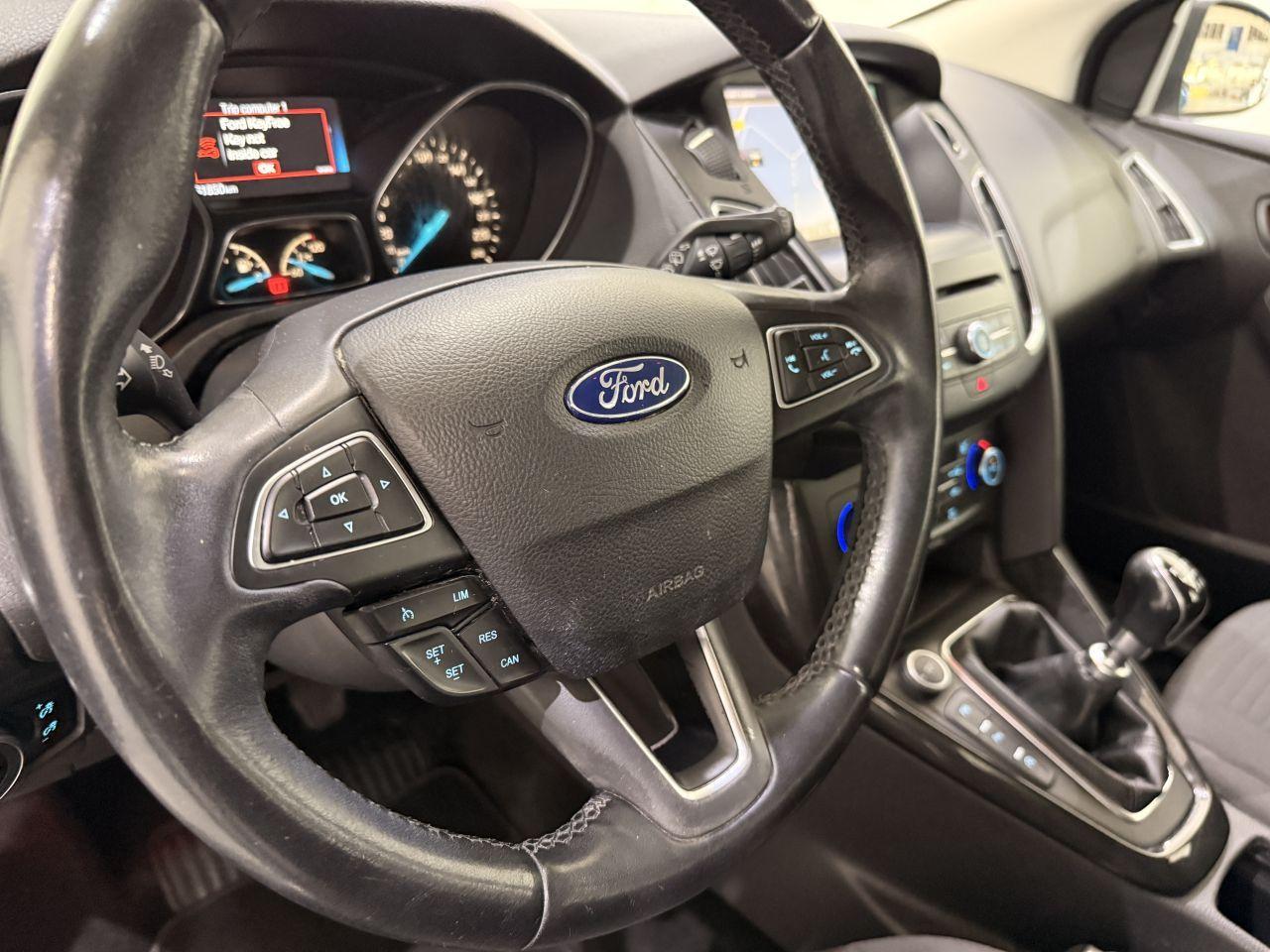Ford Focus 2015 — фото 8