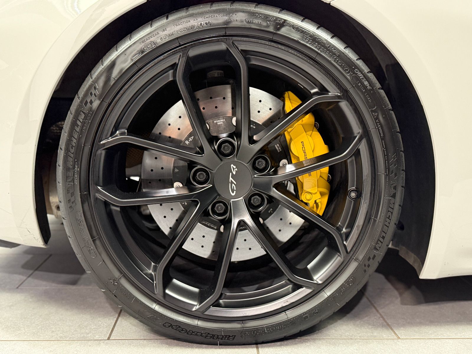 Fahrzeugabbildung Porsche Cayman GT4|918 SCHALENSITZE|PCCB|1.HAND|SCHALTER