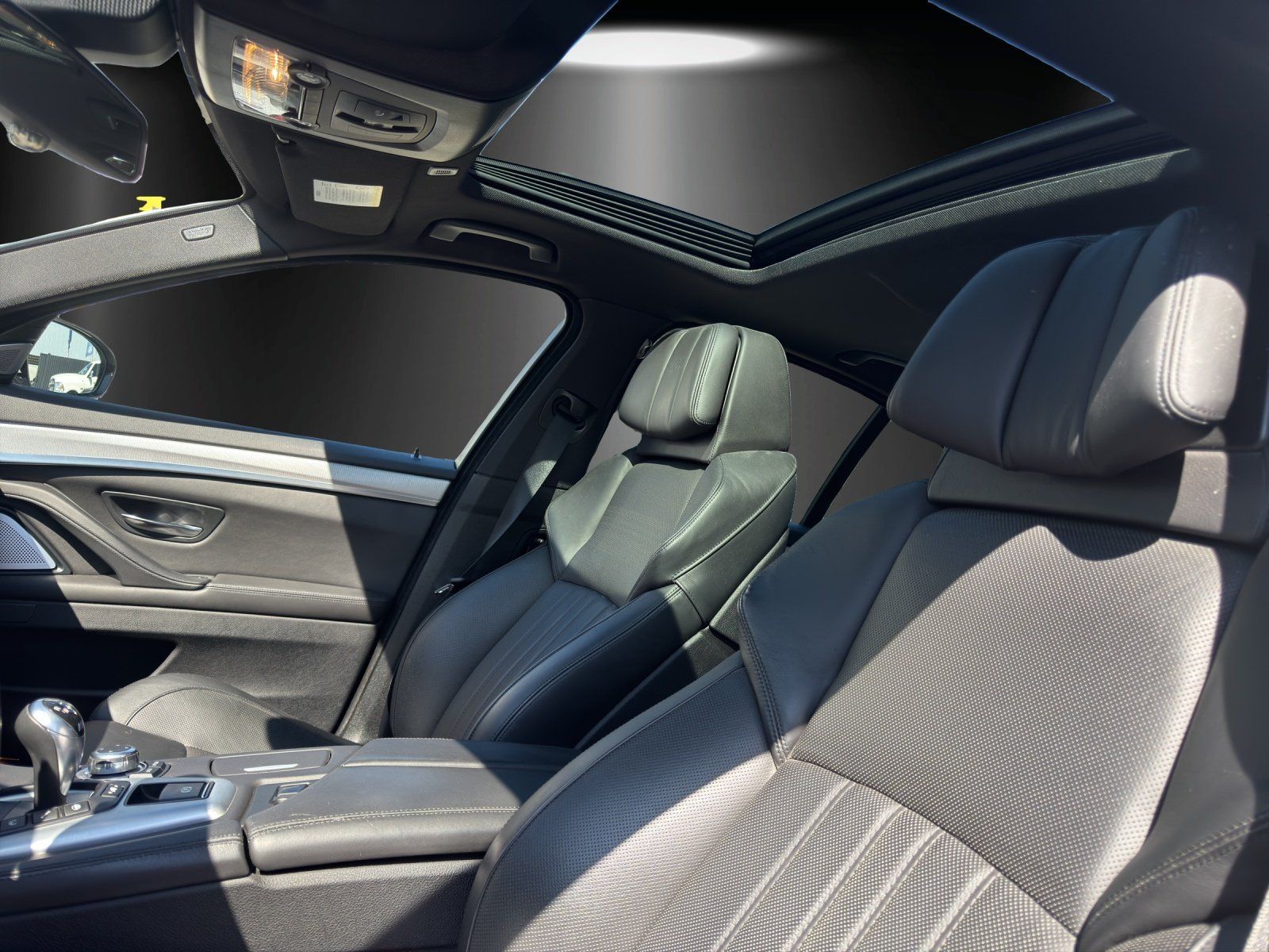 Fahrzeugabbildung BMW M5 4.4 V8 1. HAND/KW-Fahrwerk/Eventuri-Ansaugung