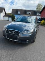 Audi A3 8P Sportback S-Line - Audi A3 aus 2005: Line