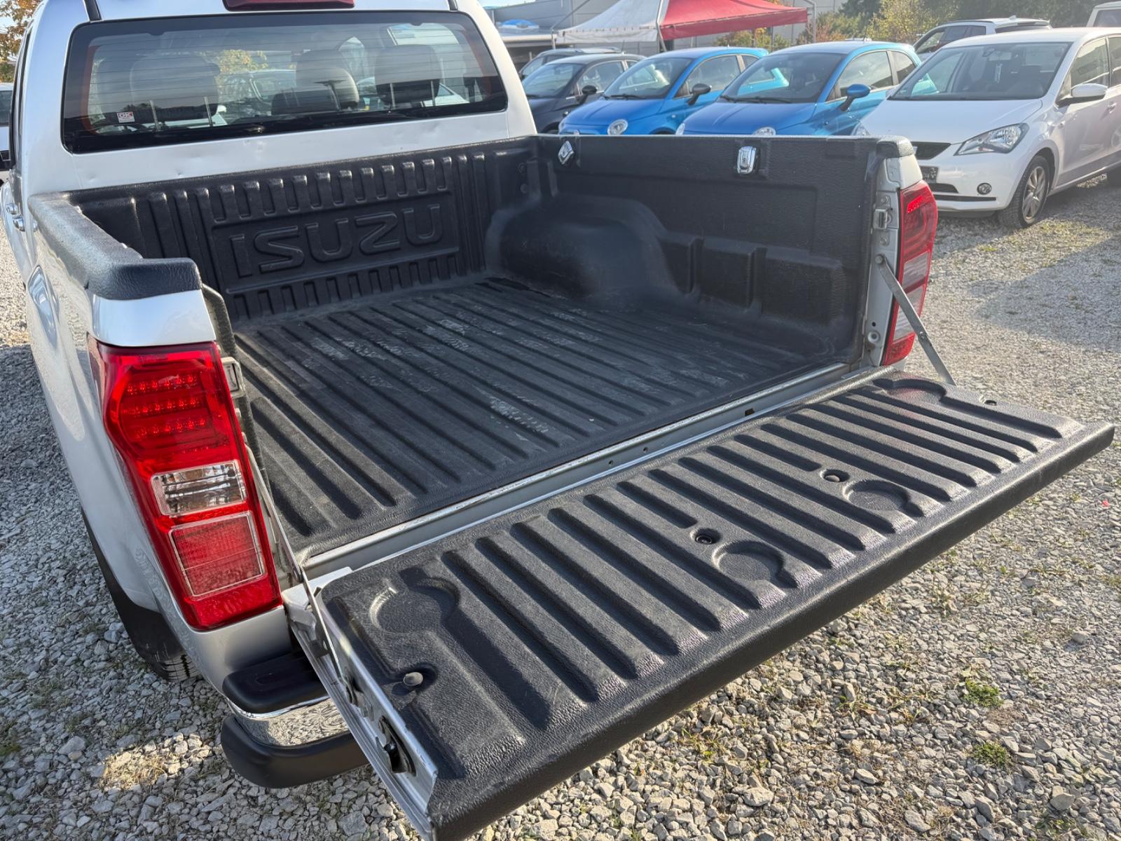 Isuzu D-Max Double Cabine 2.5 TD 163ch BVA - Attelage - Carnet entretien - Non fumeur