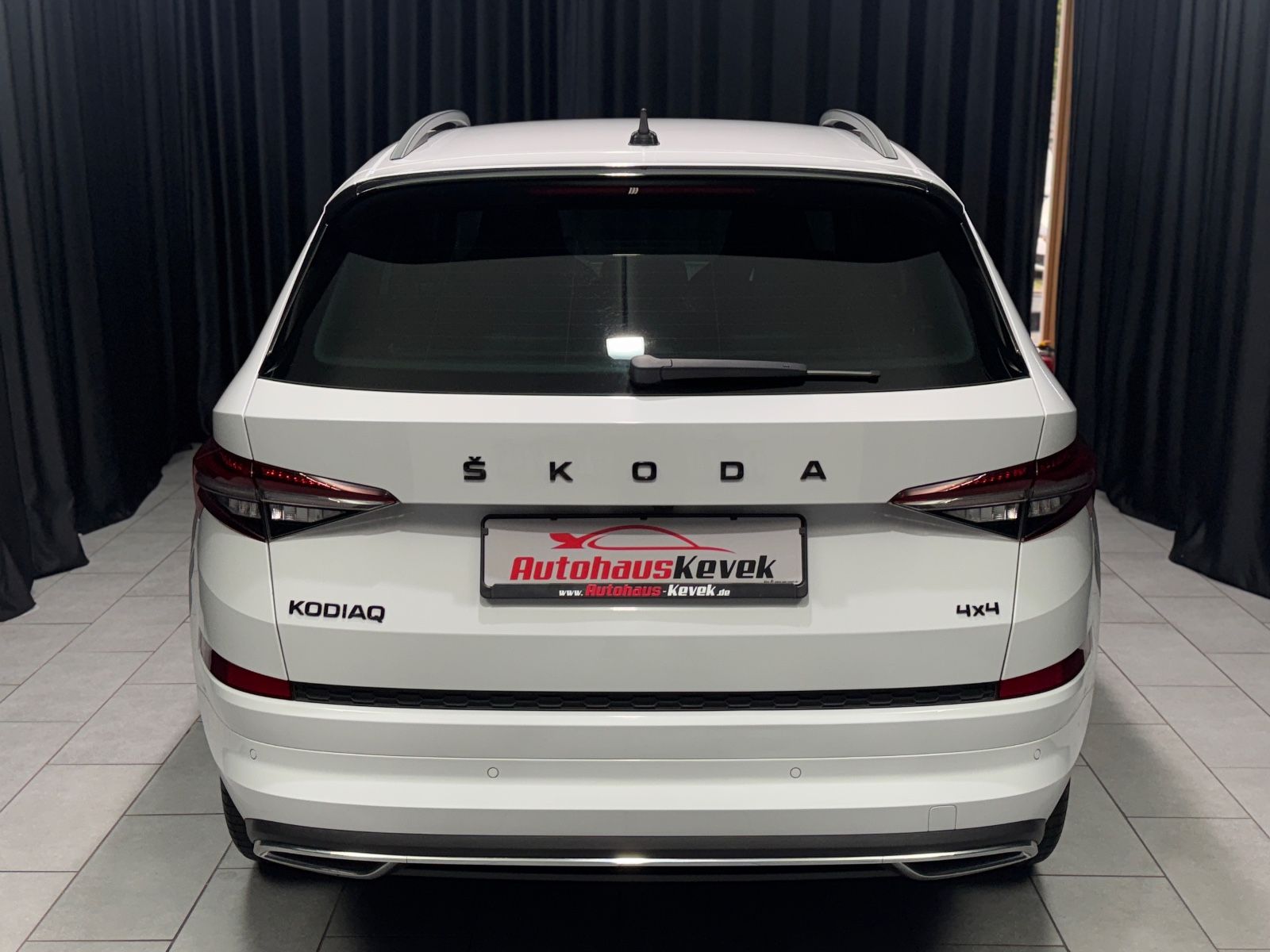 Fahrzeugabbildung SKODA Kodiaq Sportline 4x4|DSG|7-SITZER|AHK|ACC