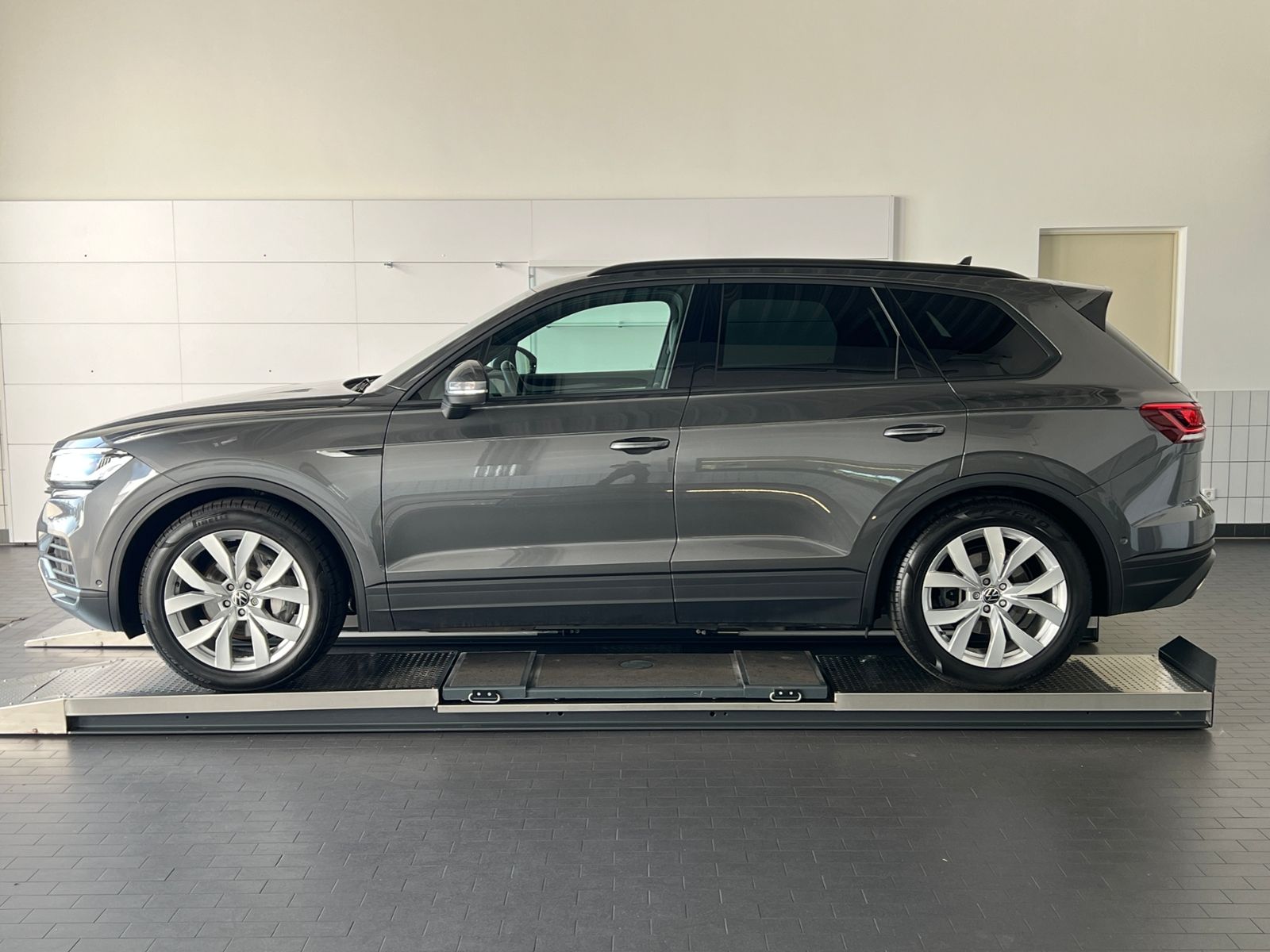 Fahrzeugabbildung Volkswagen Touareg 3.0 V6 TDI 4MOTION *Luftfederung, AHK, L