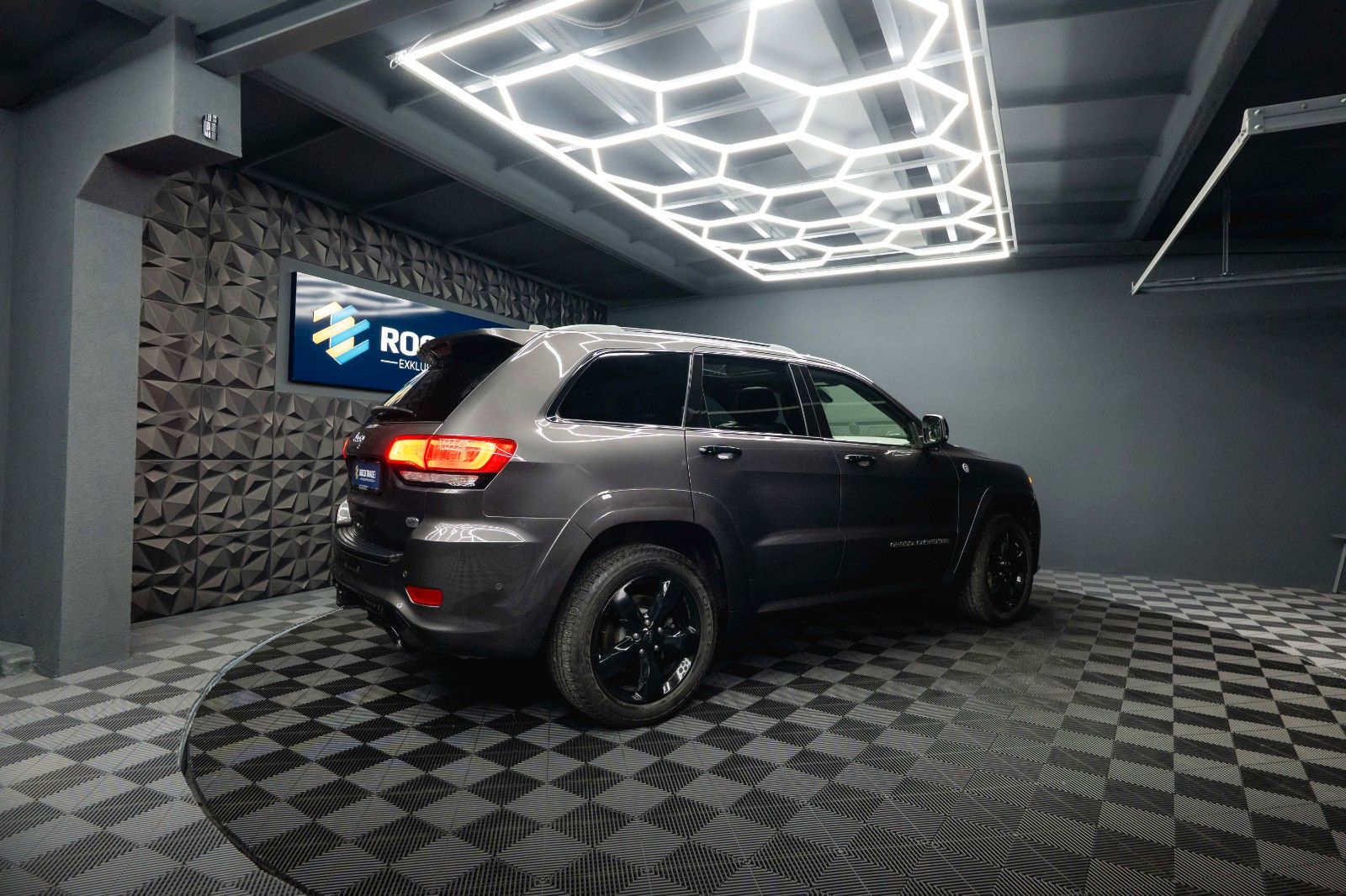 Fahrzeugabbildung Jeep Grand Cherokee 5.7 V8 SRT OVERLAND *Pano*ACC*19%