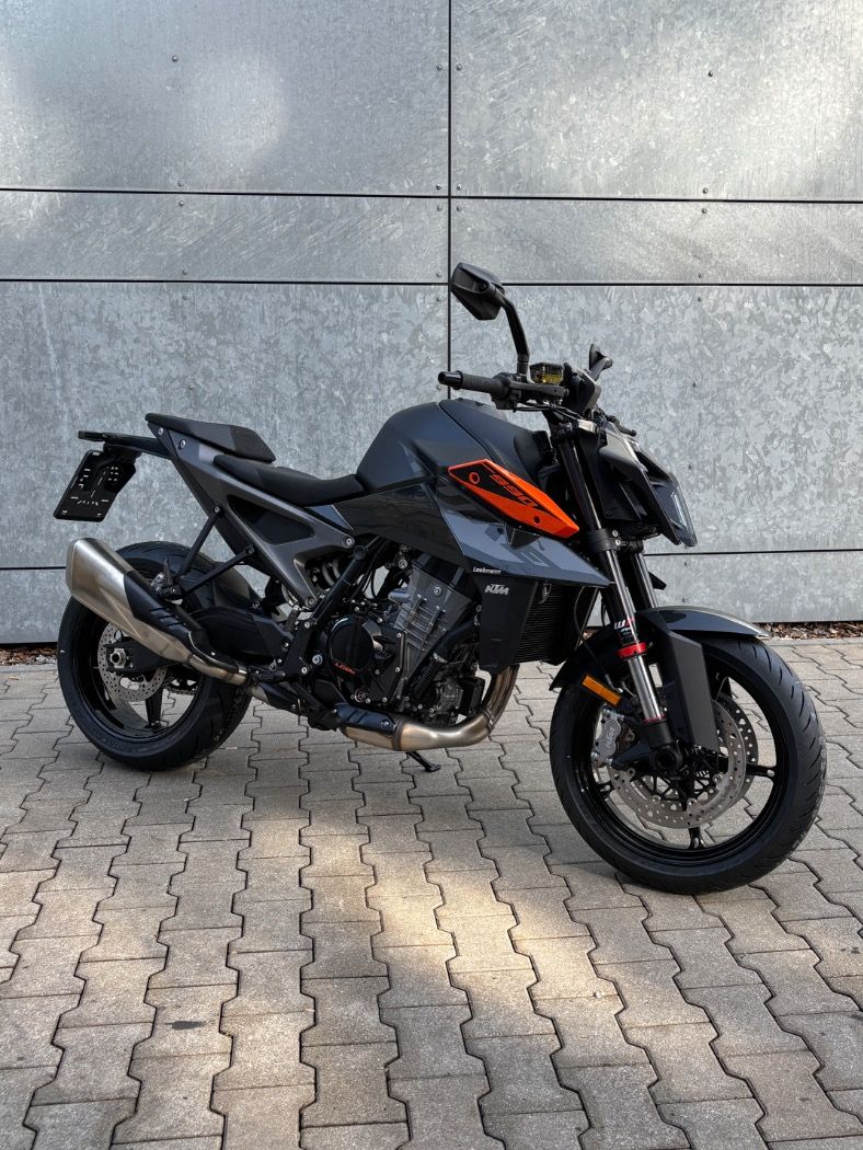 Fahrzeugabbildung KTM 990 Duke Modell 2024